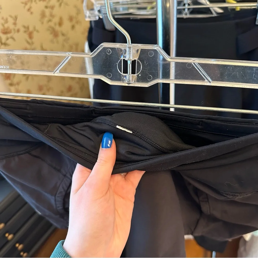 Lululemon black shorts sz 4 - Picture 3 of 5